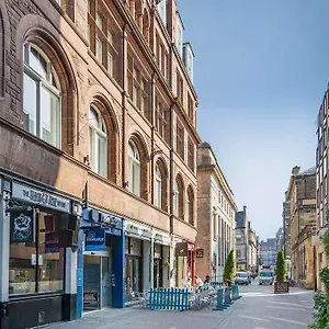 travelodge-edinburgh-central-rose-street.edinburghhotelsuk.org/